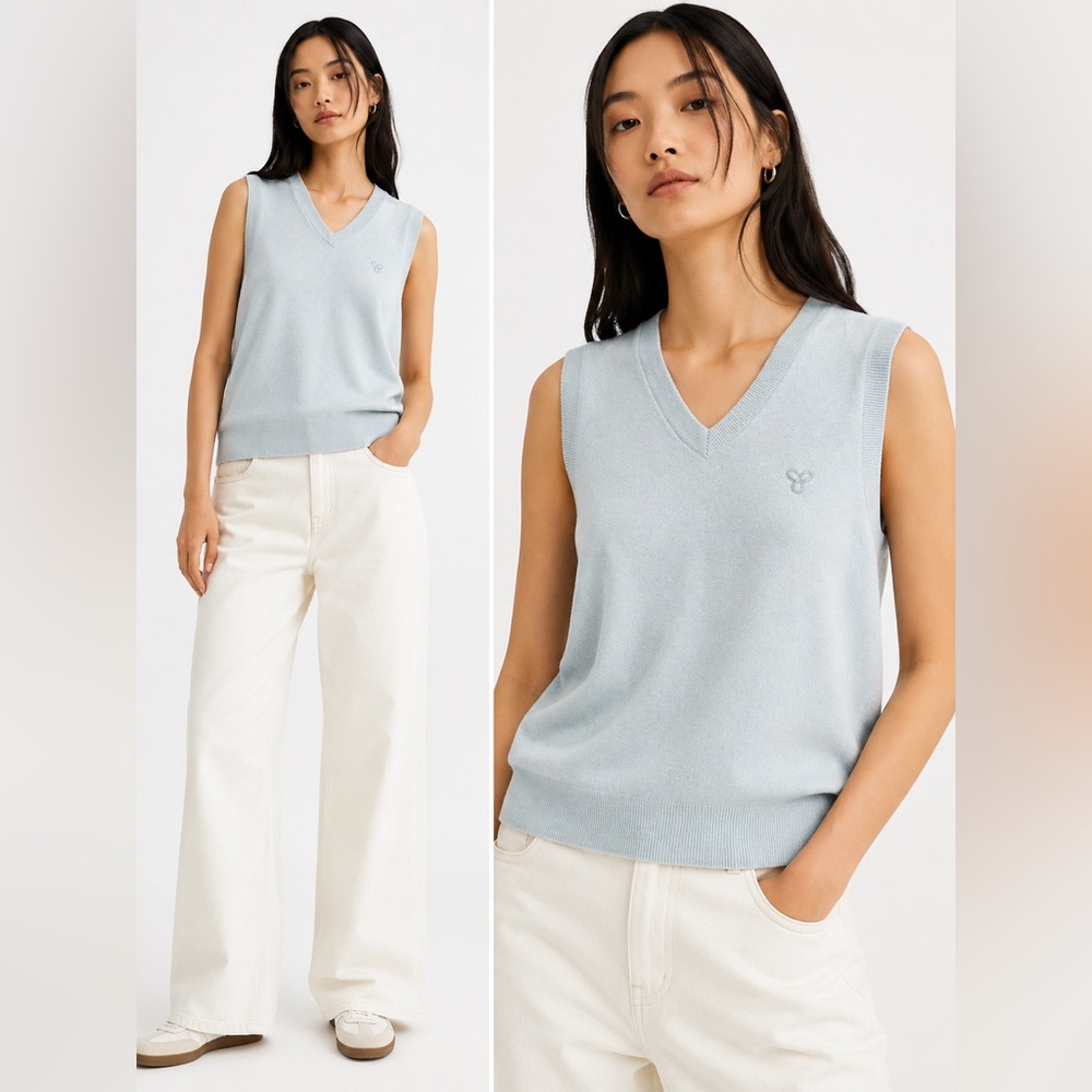 Aritzia TNA Moore Sweater Vest Size Small Baby Blue Soft Layering Cotton Blend